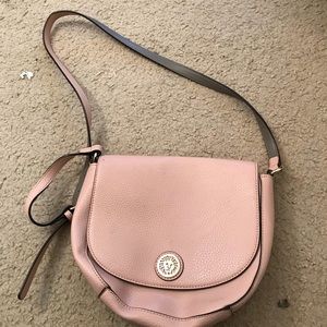Light pink shoulder bag